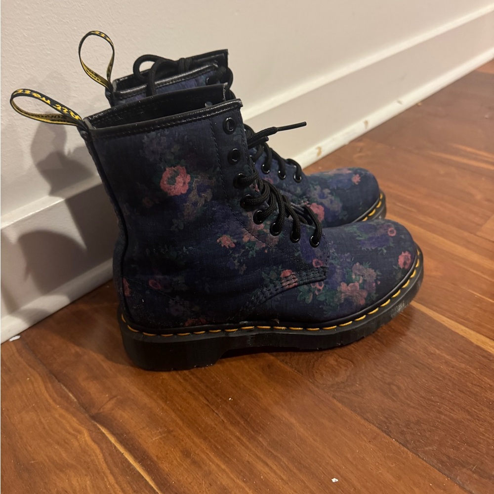 Dr. Martens 1460 Airwairs Castel Denim Vintage Bouquet Canvas Lace Up Boot SZ6 - Picture 4 of 6